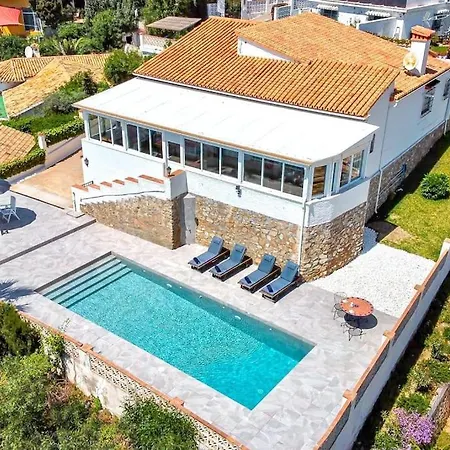 Marite - 4 Bed/ 2 Bath - Own Private Pool Фуэнхирола